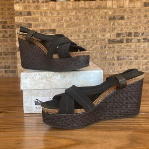 Right Bank Shoe Co Black wedge sandals